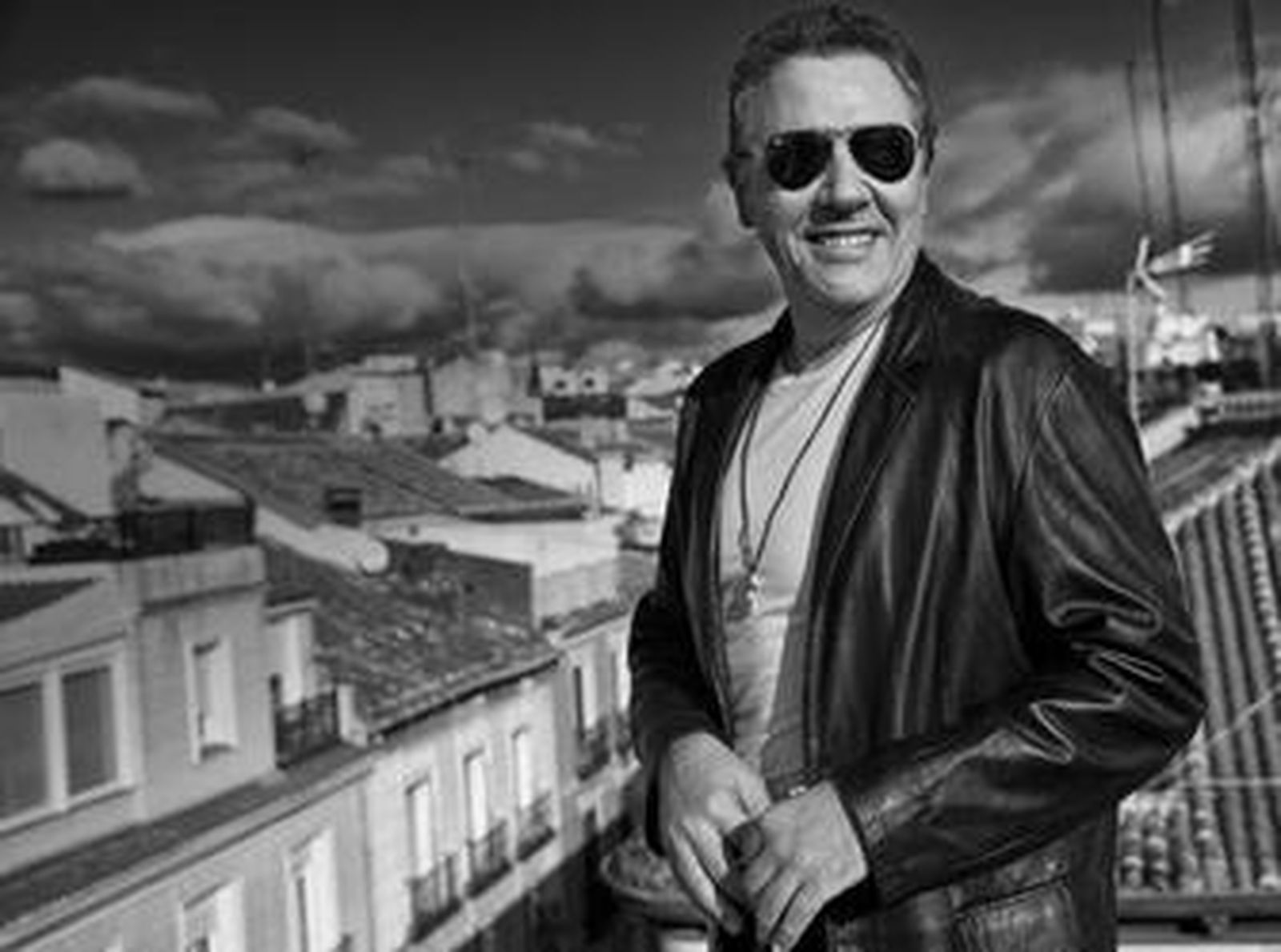 Carlos Goñi, en una imagen promocional de su décimo CD de estudio, 'Babilonia'.