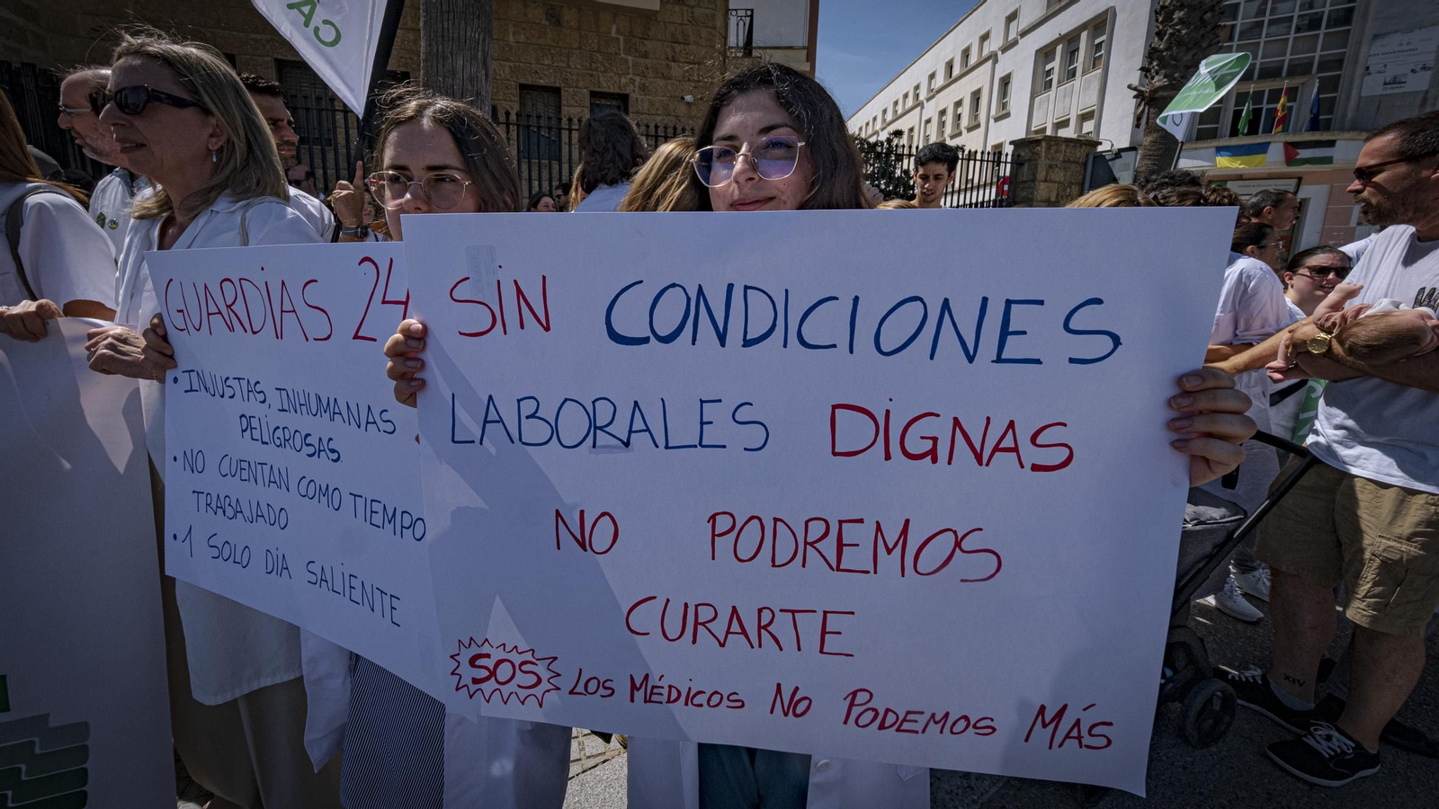 Las imágenes de la jornada de huelga de médicos en Cádiz