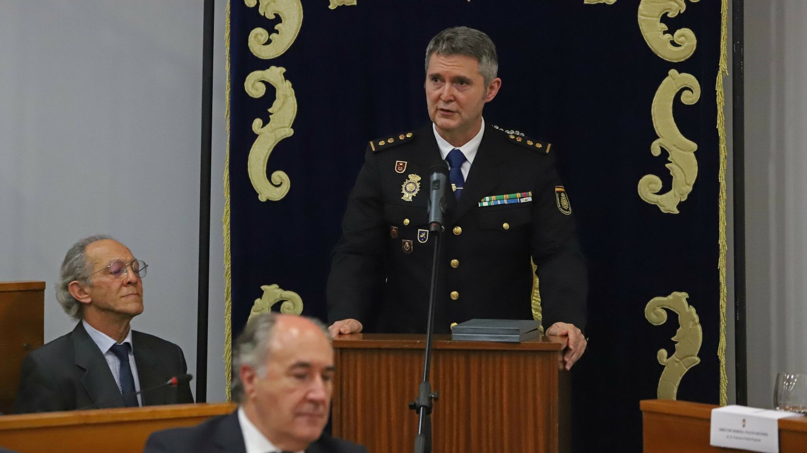 Fotos del acto de entrega de la Medalla de la Mancomunidad a la Policía Nacional