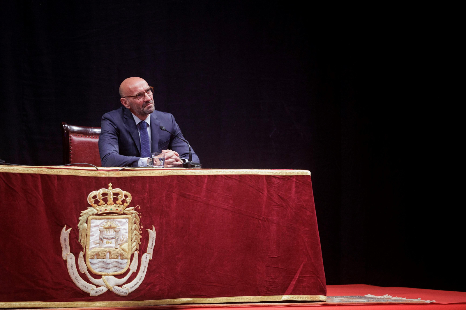 Las imágenes de la entrega del título de Hijo Predilecto de San Fernando a Monchi.