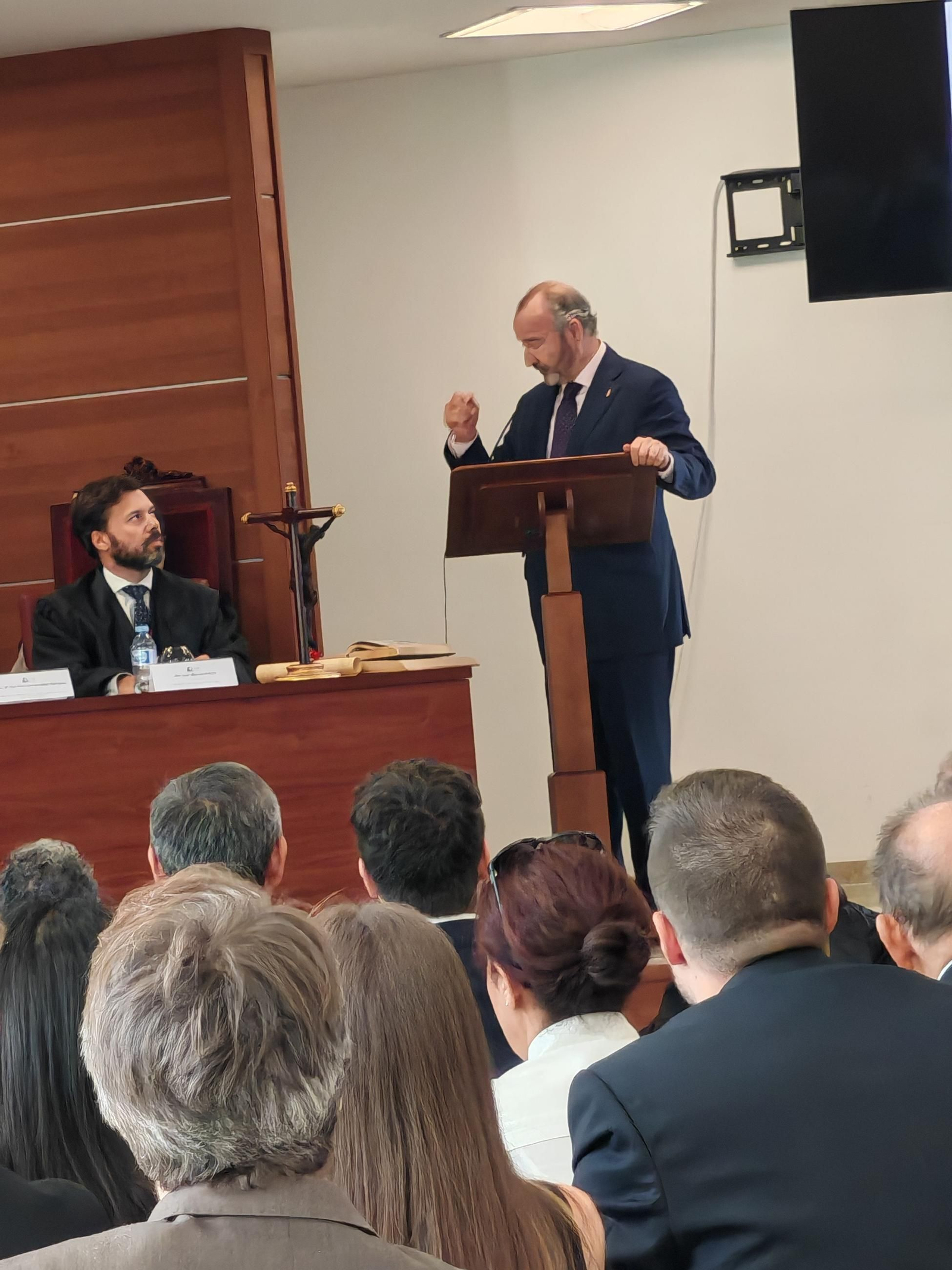 Actos del Colegio de Abogados por Santa Teresa.