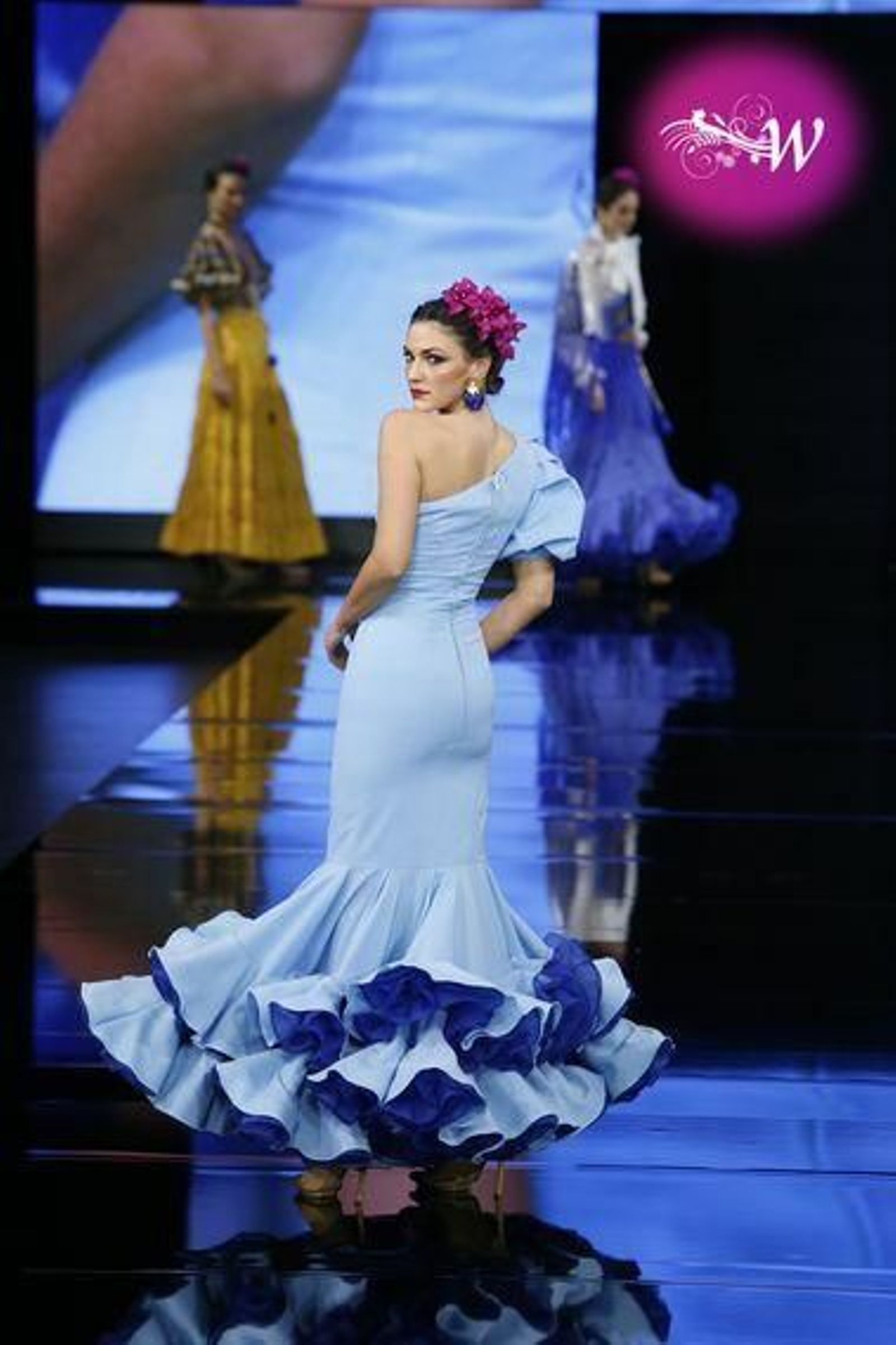 Carmen Vega presenta su colección en SIMOF 2020, todas las fotos de su desfile