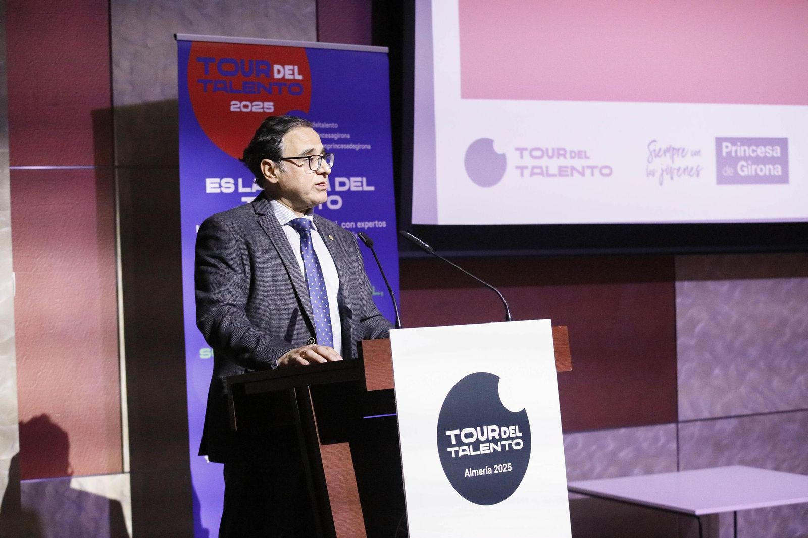 Las imágenes de la inauguración "El Tour del Talento 2025" en la Universidad de Almería