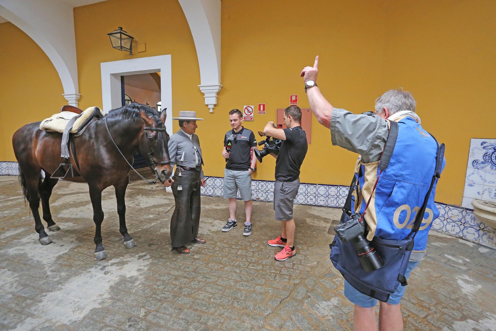 Imágenes de ambiente y caravana motera en Jerez