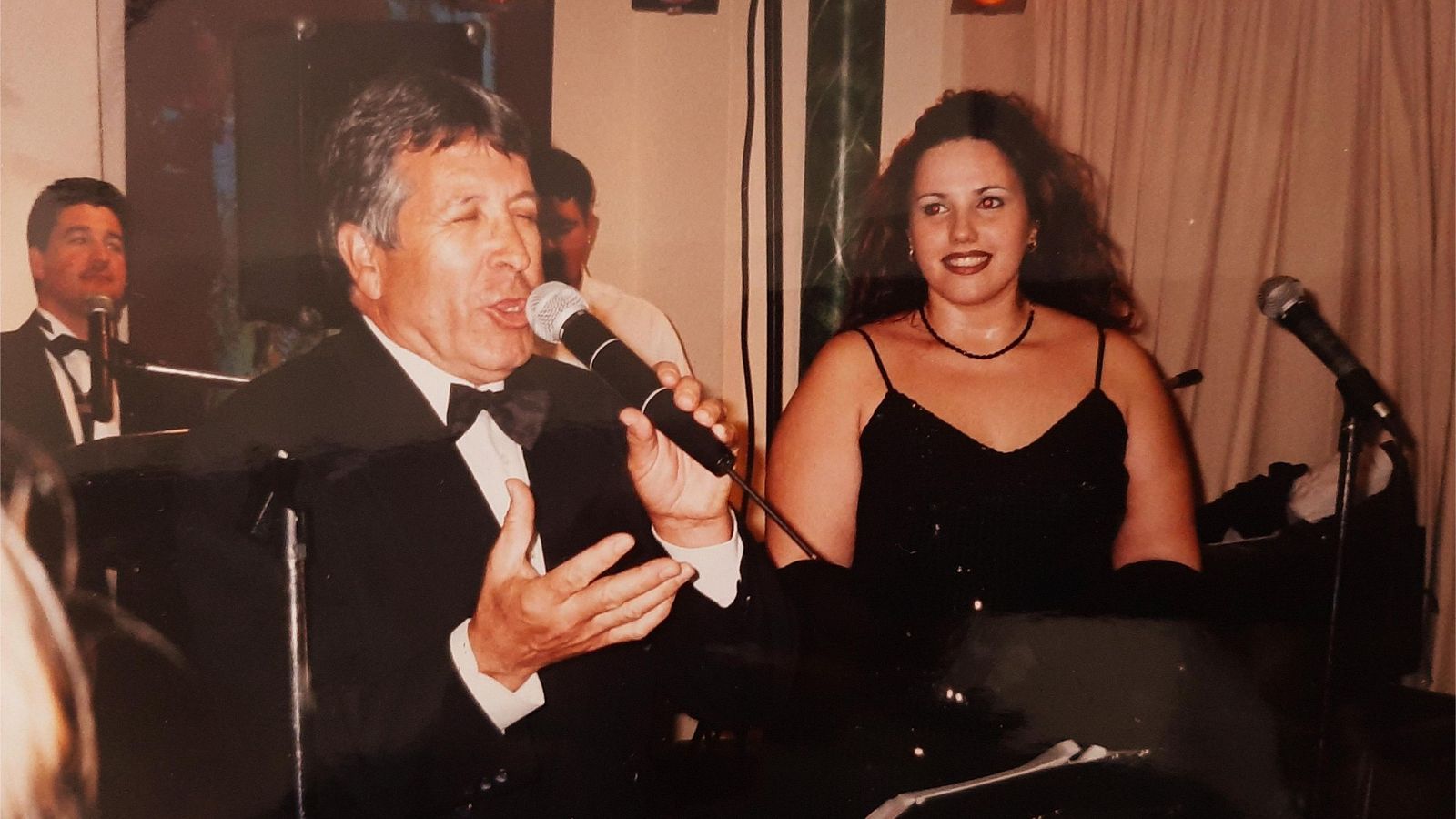 Cantando en una boda.