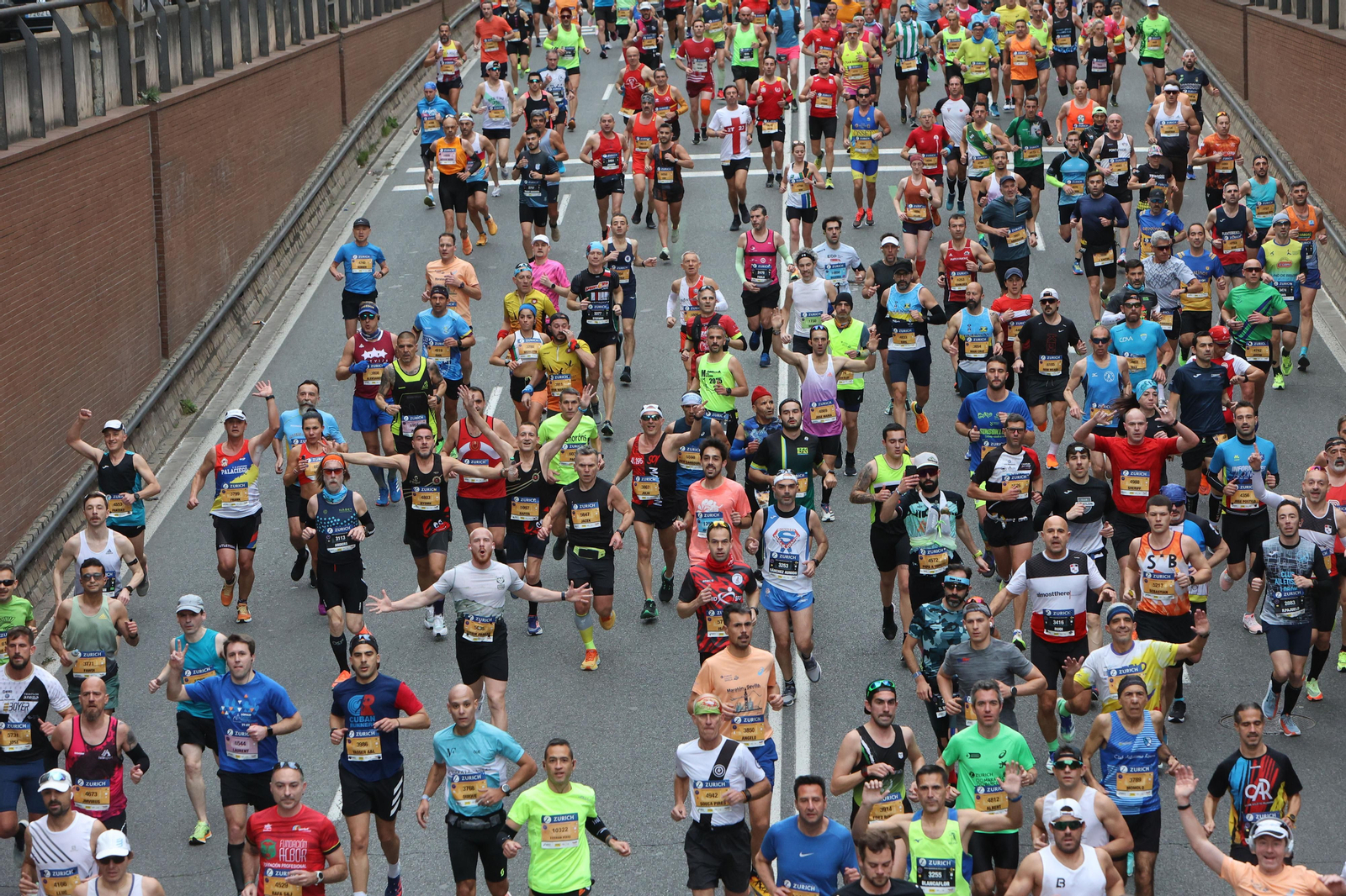 Búscate en la maratón de Sevilla 02