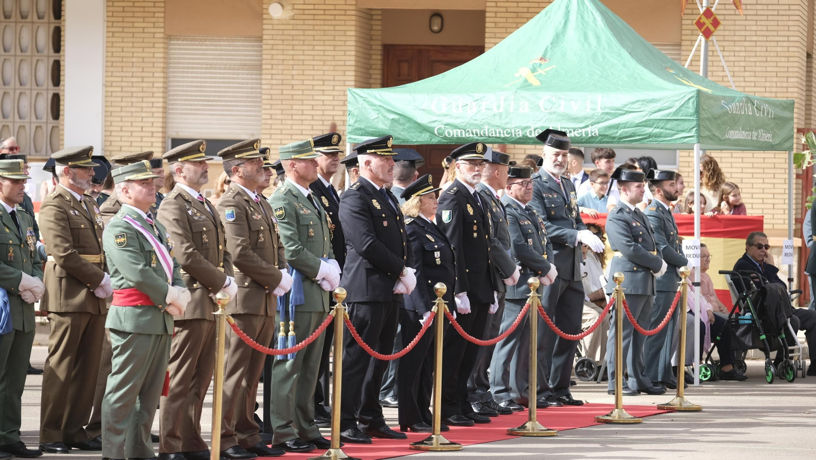 Las imágenes de la celebración del Día del Pilar en la Comandancia de la Guardia Civil de Almería