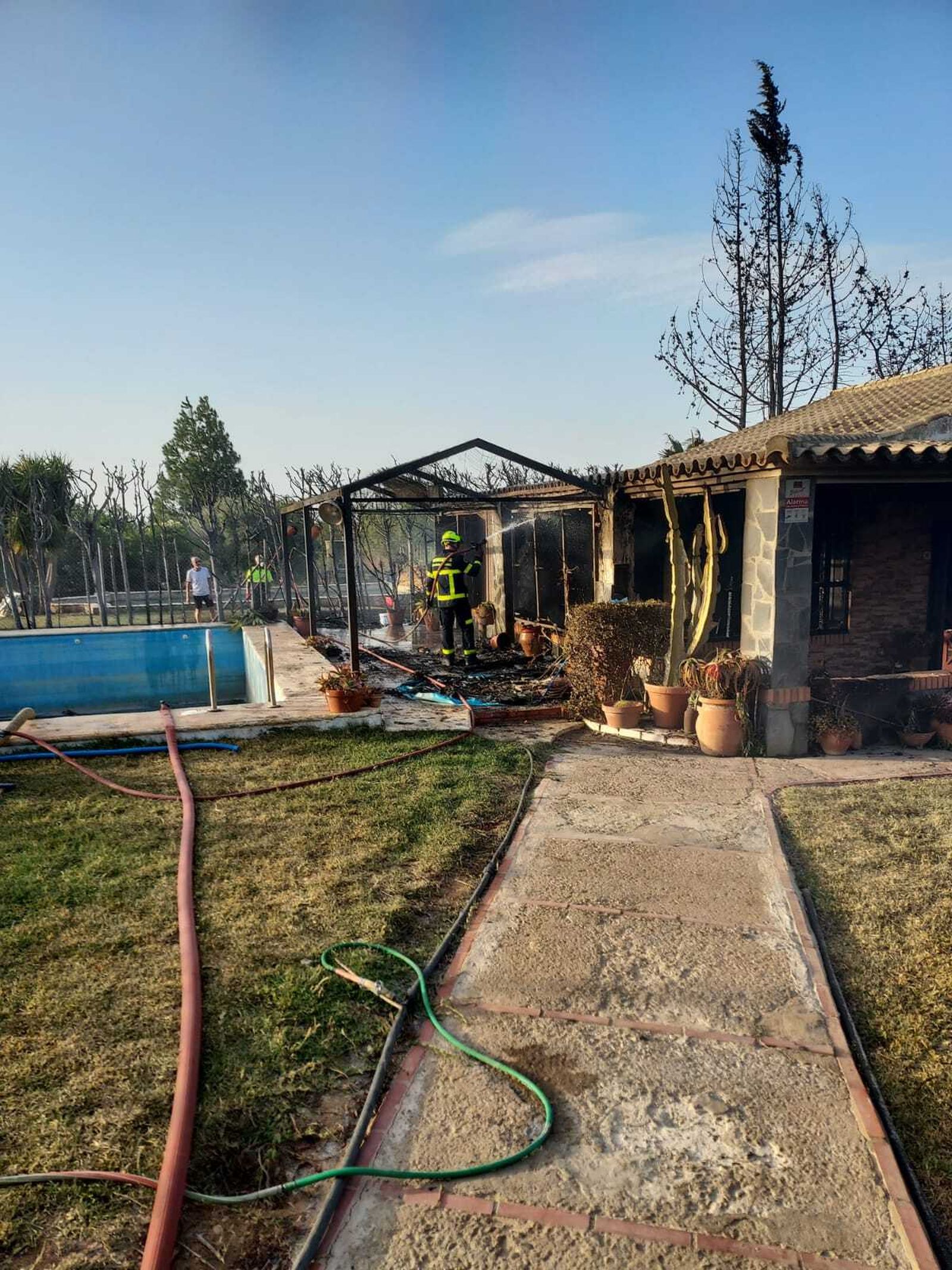 El incendio en Puerto Real que ha afectado a varias viviendas