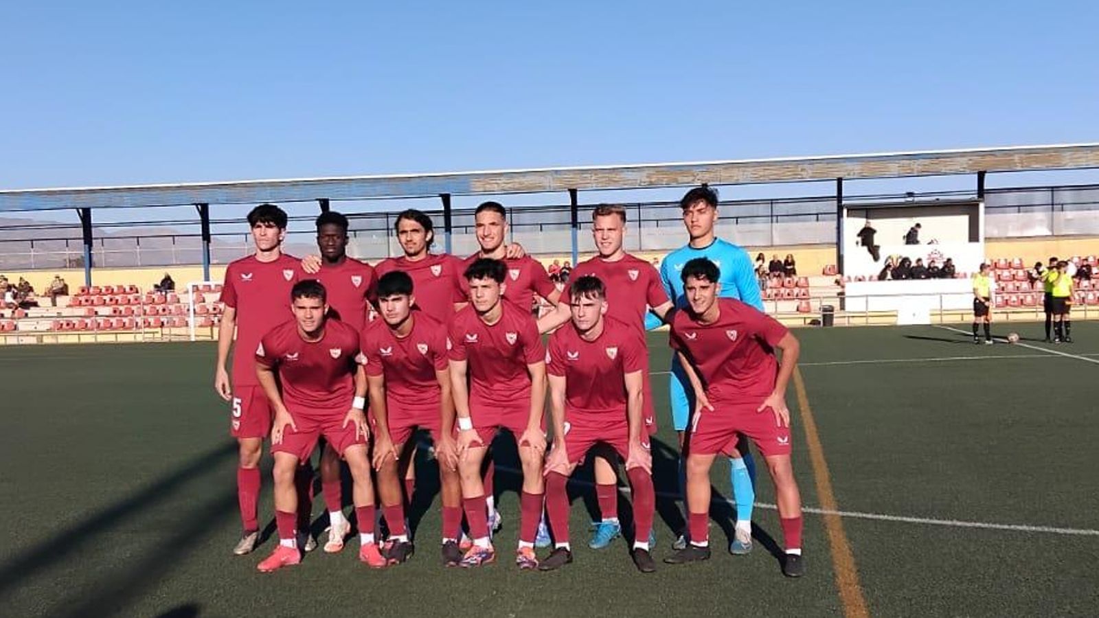 Once presentado por los sevillistas en su visita a los de la barriada almeriense.