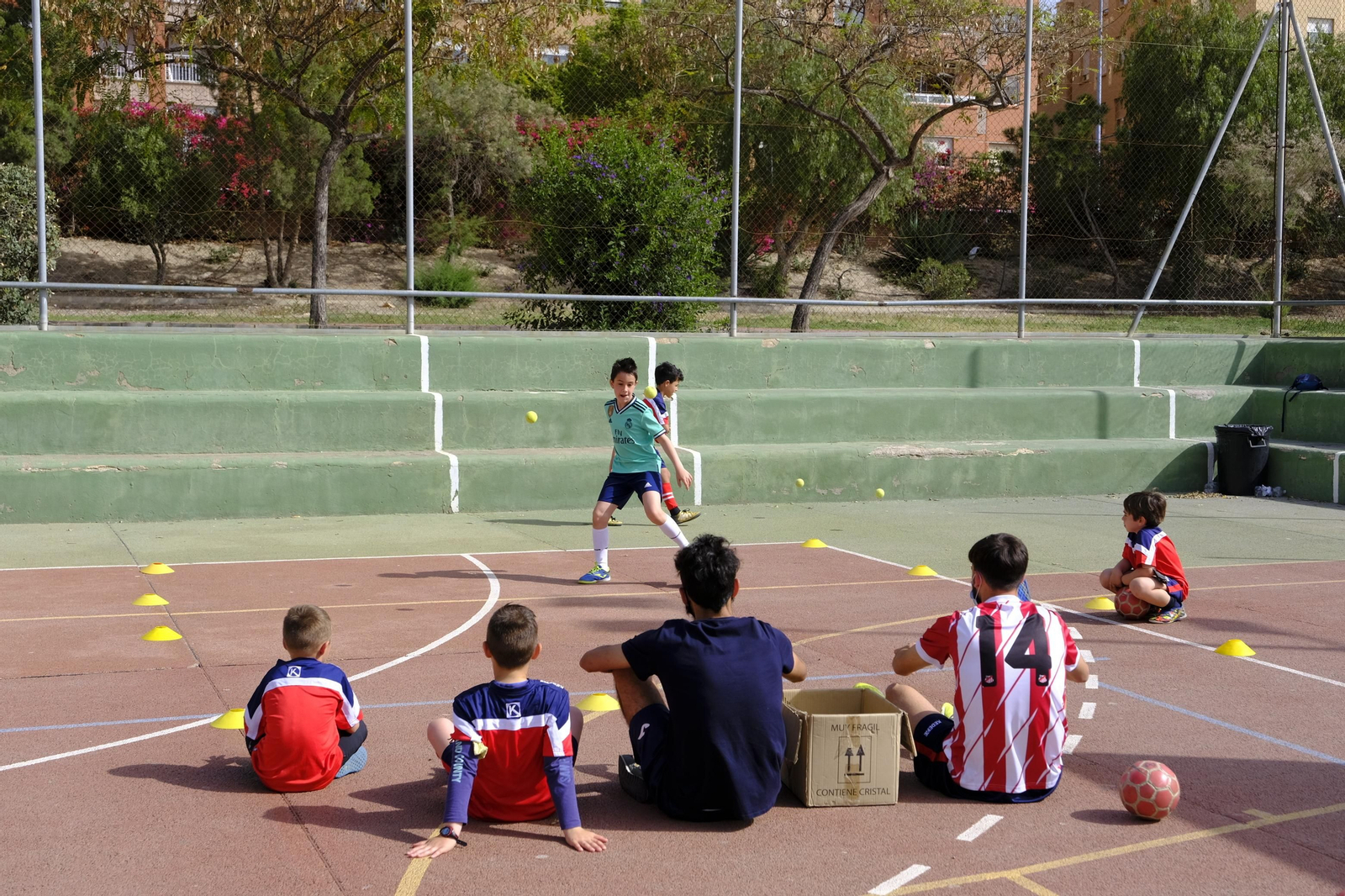 Fotogalería de los campus de Sporting Almería y Fútbol Indoor La Academia.