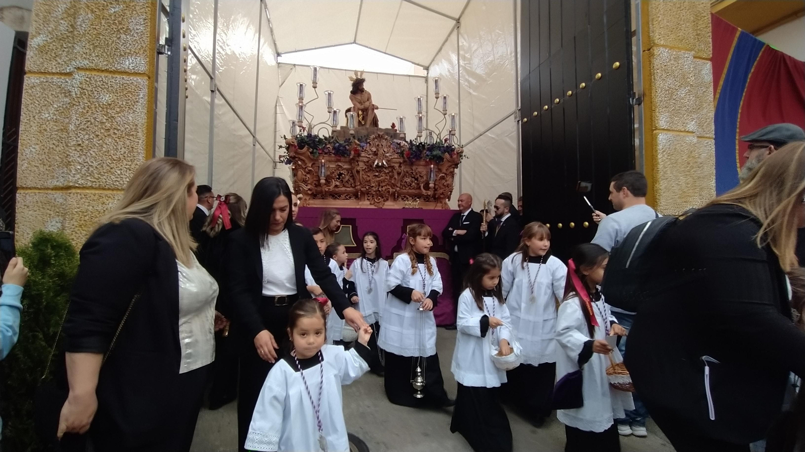 Las imágenes de la salida de la Coronación de Espinas en San Fernando