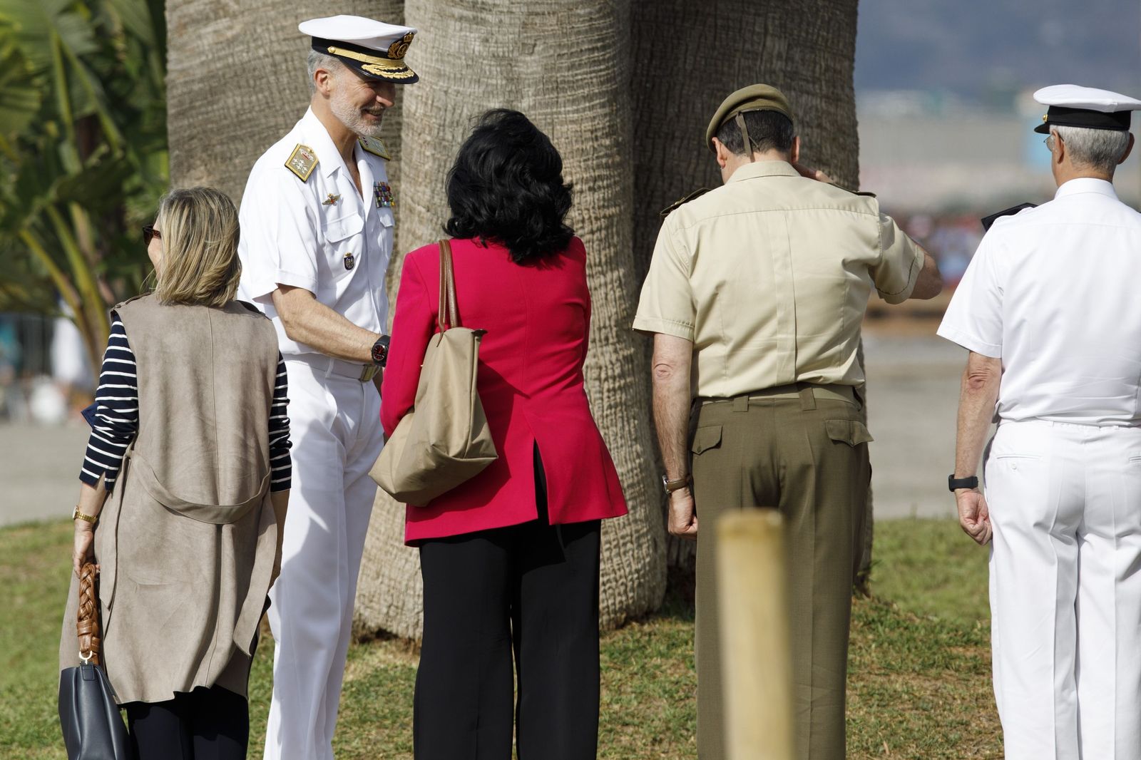 Las Fuerzas Armadas desembarcan en Motril: buques, paracaidistas y helicópteros en primera línea de playa