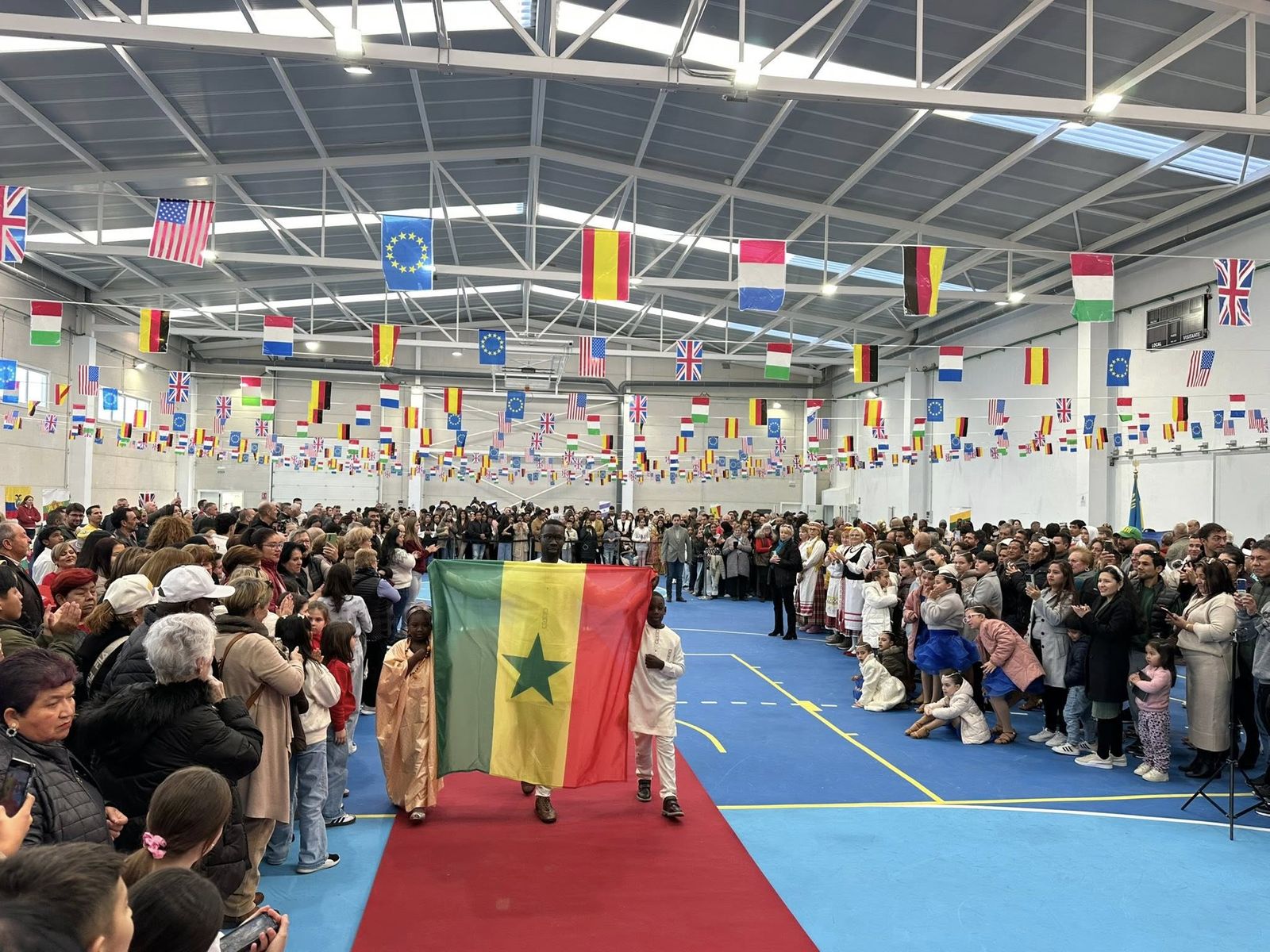 El Festival de Las Naciones muestra la diversidad de 18 países en Huércal Overa