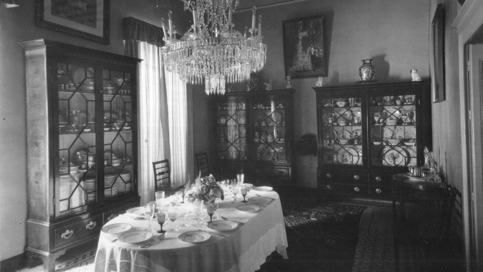 Comedor. En el interior de sus vitrinas se exponía una gran colección de piezas de la Compañía de Indias.