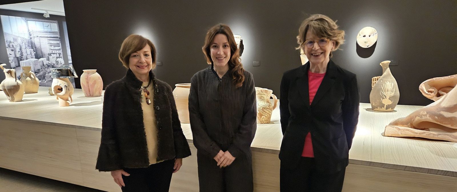 María Teresa Pérez, Tania Fábrega y María Bolaños Atienza en el Museo de Almería.