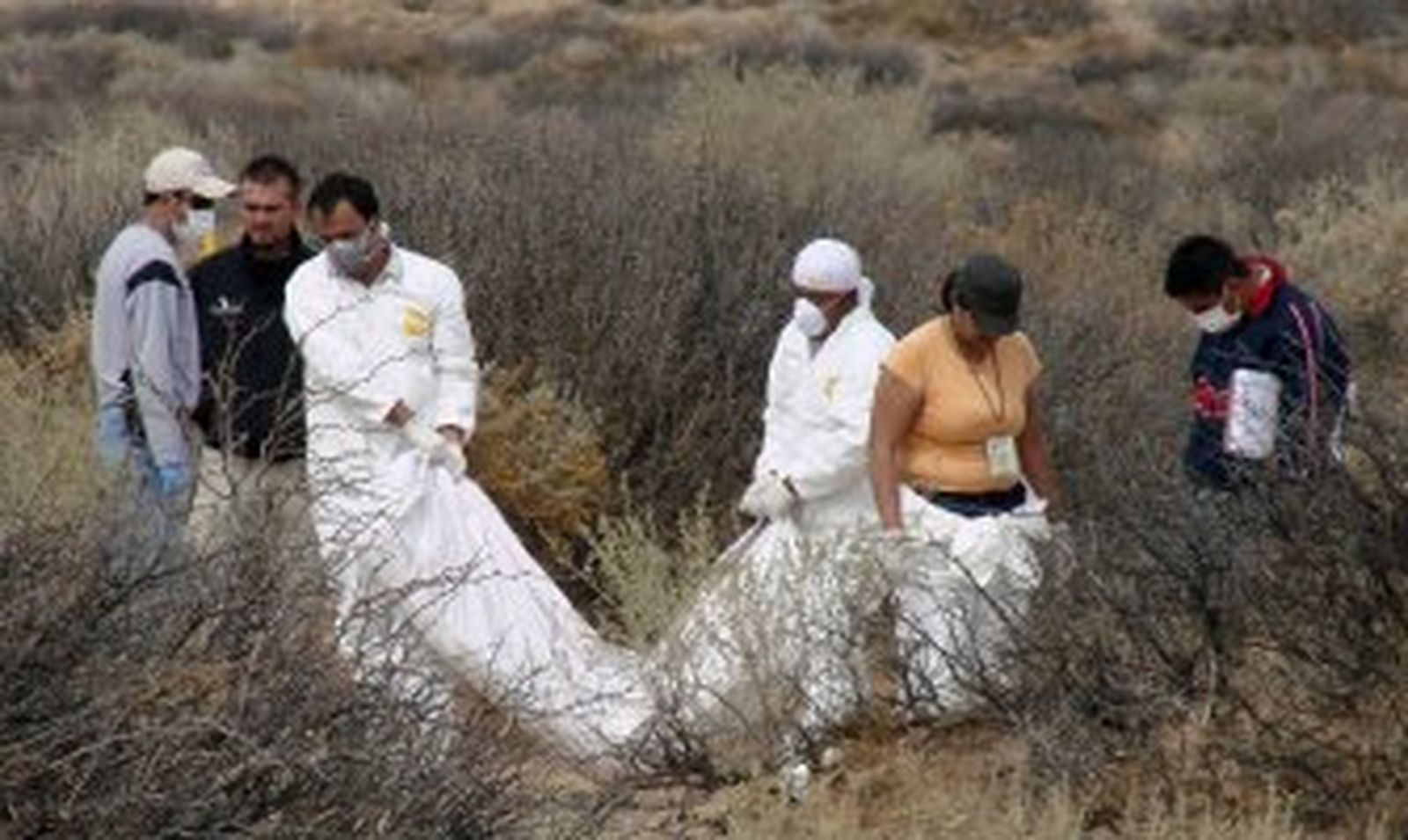 Descubren en Ciudad Juárez una fosa con nueve cadáveres