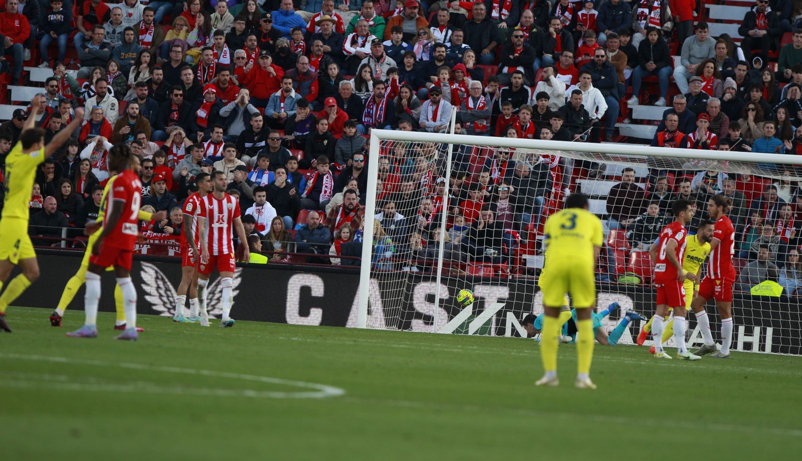 Imágenes de la derrota de la U.D. Almería ante el Villarreal por 0 a 2