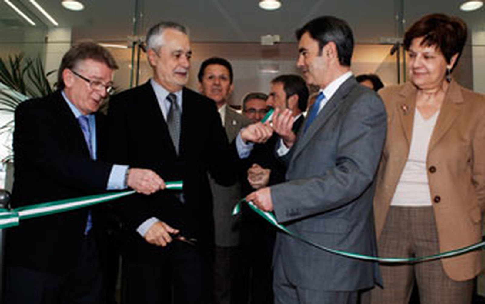 Griñán inaugura el nuevo Ayuntamiento de Algodonales