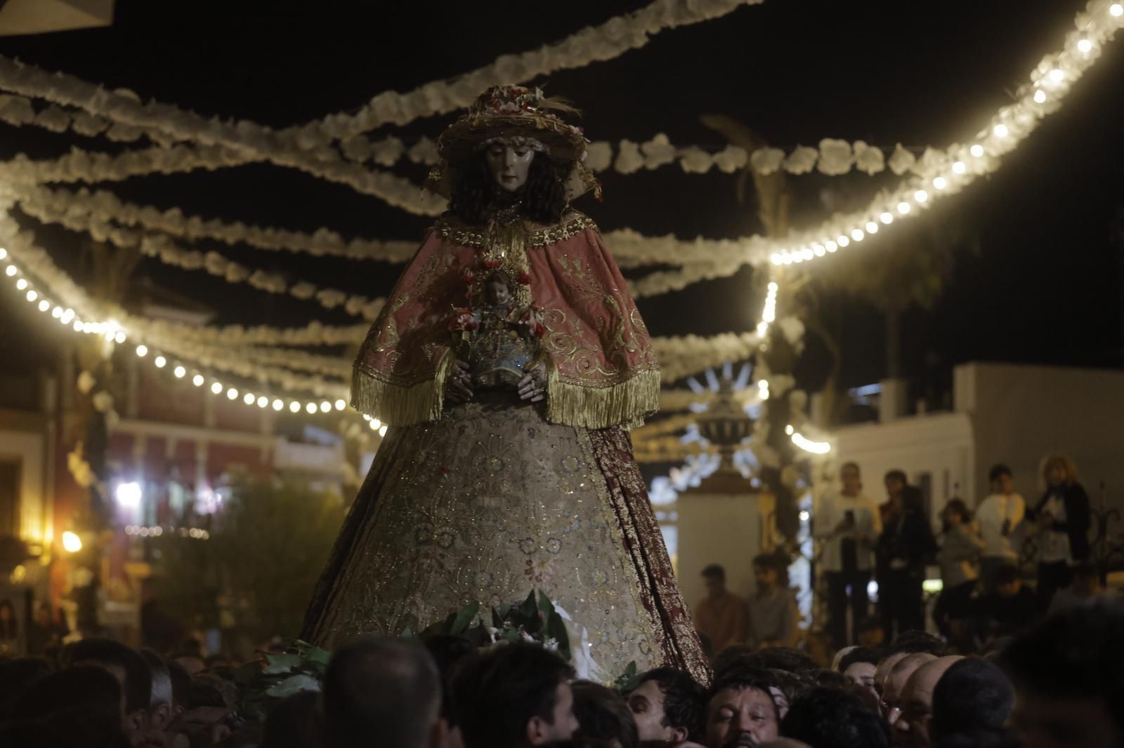 Traslado de la Virgen del Rocio: Emotiva noche desde Almonte al Chaparral, en imágenes