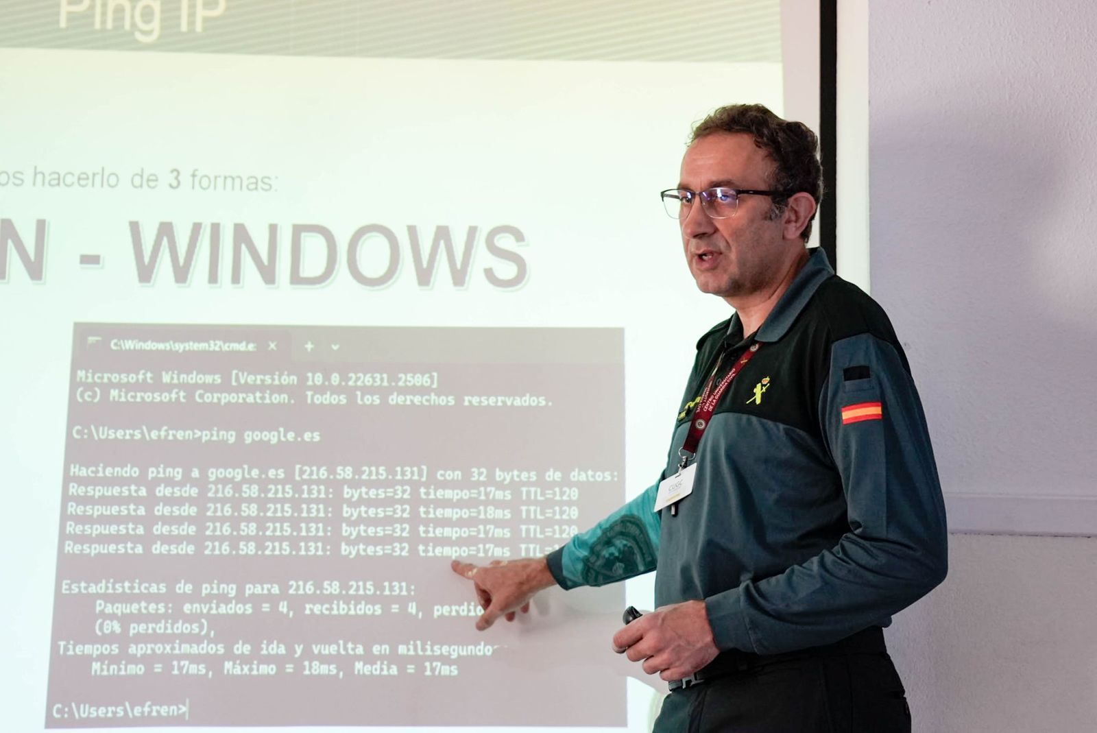 Las imágenes de la Ciberliga de la Guardia Civil en el IES Albaida