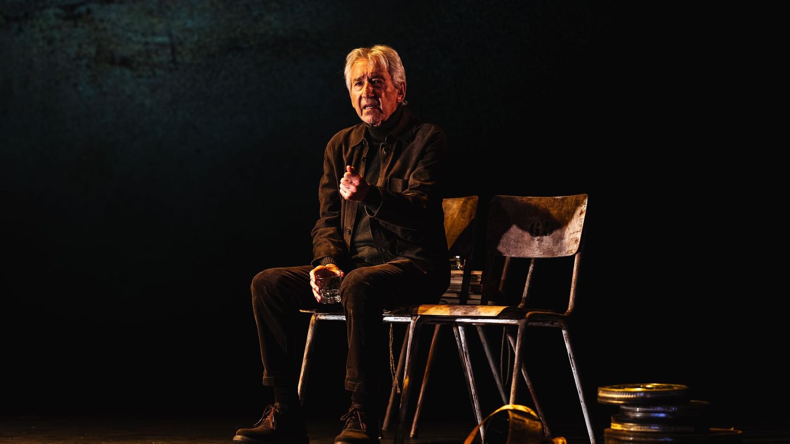 José Sacristán en una escena de la obra 'El hijo de la cómica'.