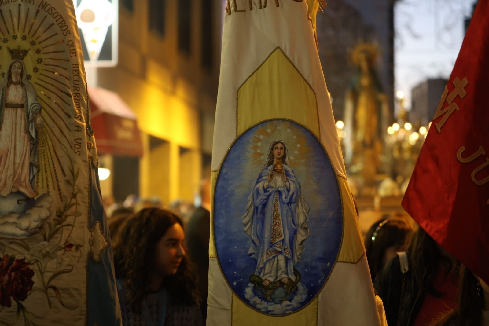 La procesión de la Virgen de la Milagrosa de Córdoba, en imágenes