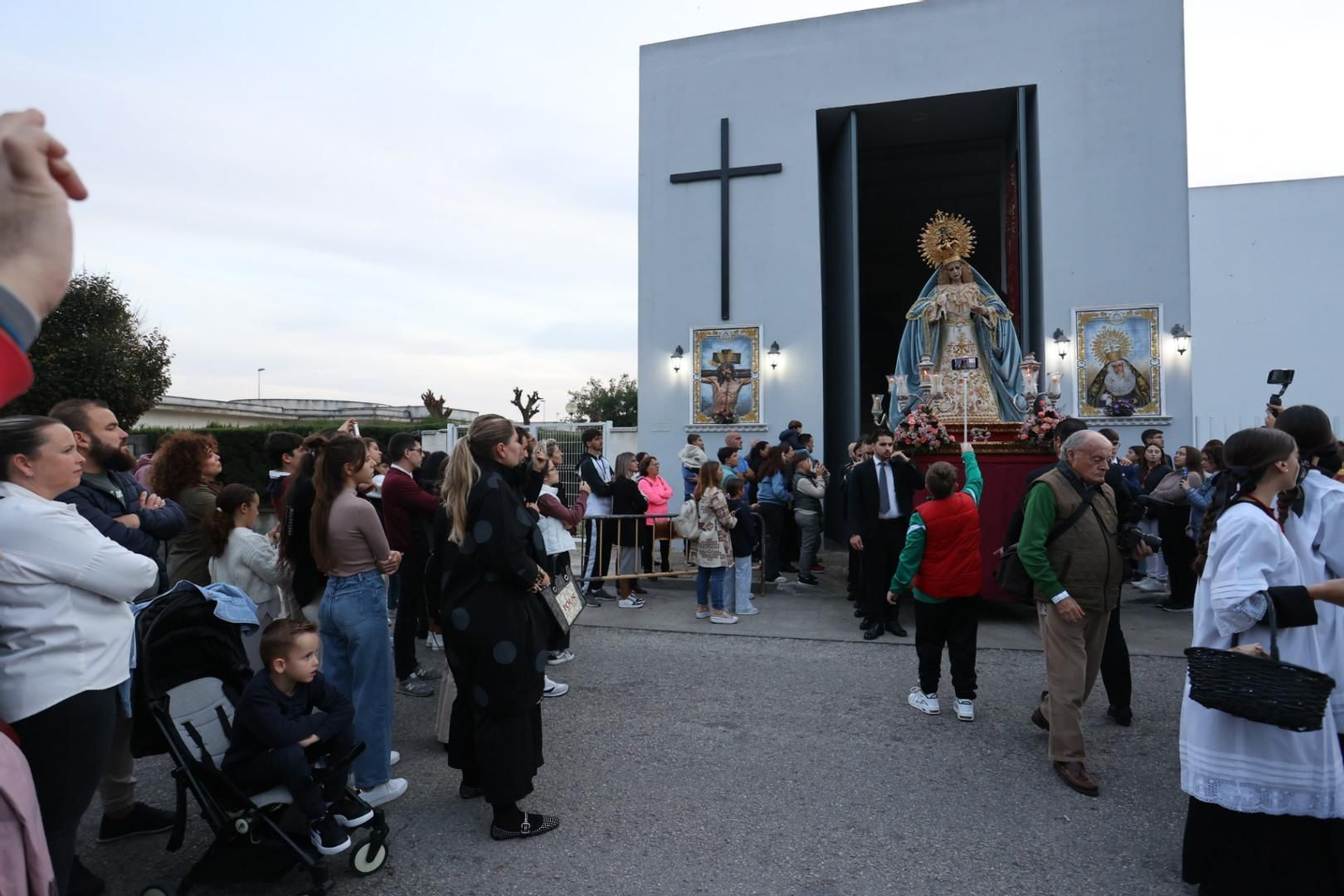Traslado de las imágenes de la Hermandad de la Sed a la Iglesia de San Miguel