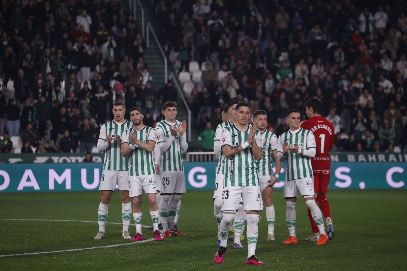 Las mejores fotos del ambiente en El Arcángel para el Córdoba CF - Valladolid
