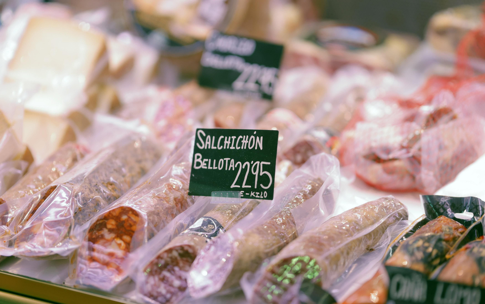 Así están los precios en el mercado de Triana, todas las imágenes