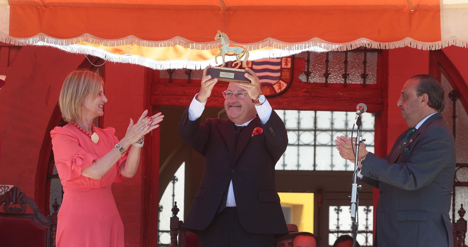 Entrega del Caballo de Oro Jerez 2024 a Francisco Dorante