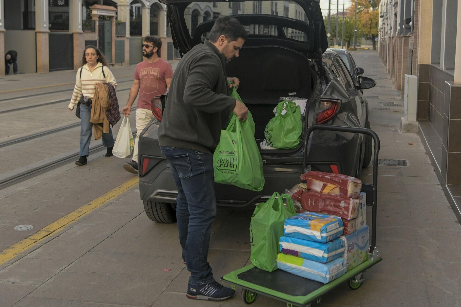 Galería | Granada se entrega a los afectados por la DANA de Valencia con recogidas solidarias