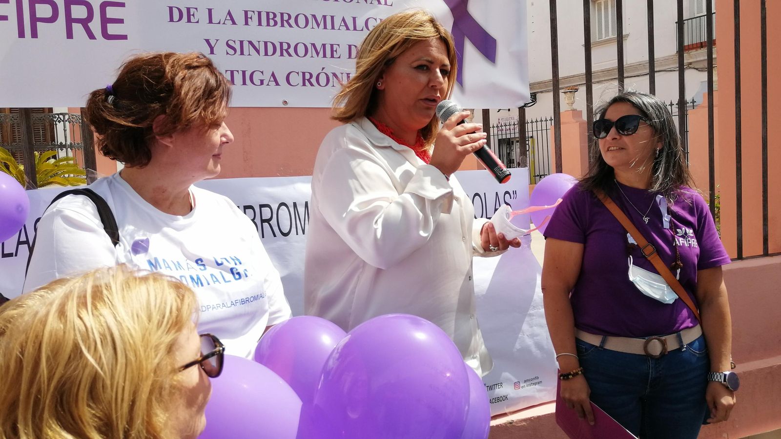 Elena Amaya junto a las representantes de las asociaciones de pacientes