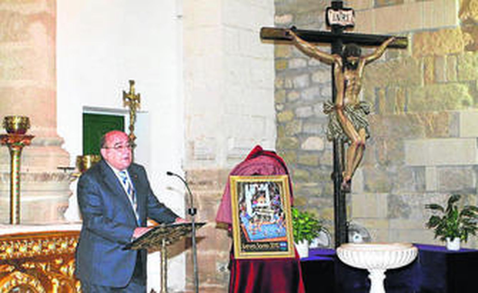 El ex presidente de la Agrupación, Rafael López Usero, durantre la presentación del cartel del Jueves Santo.