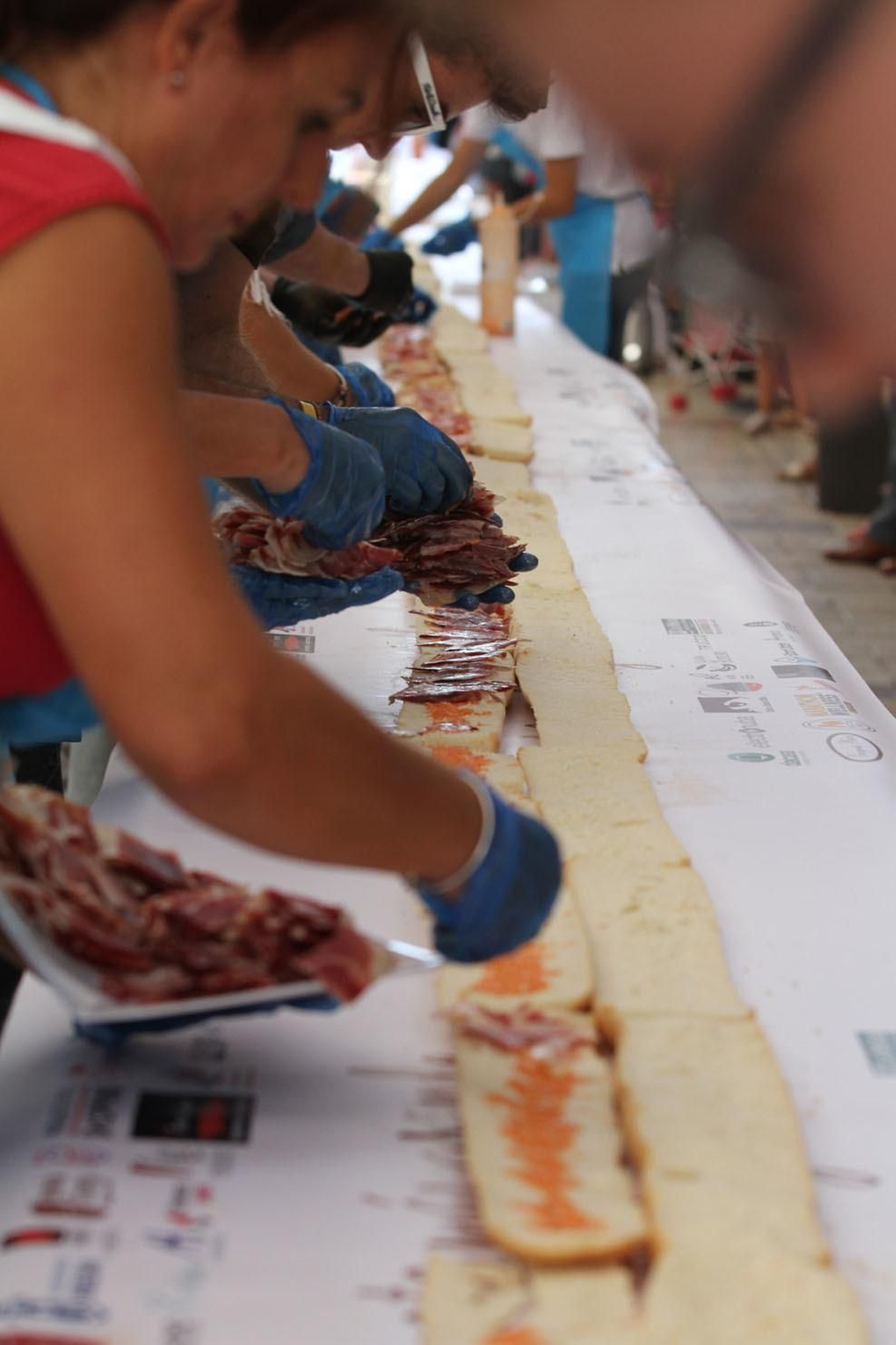 Record Guinnes del bocadillo de jamón mas grande del mundo, en Huelva