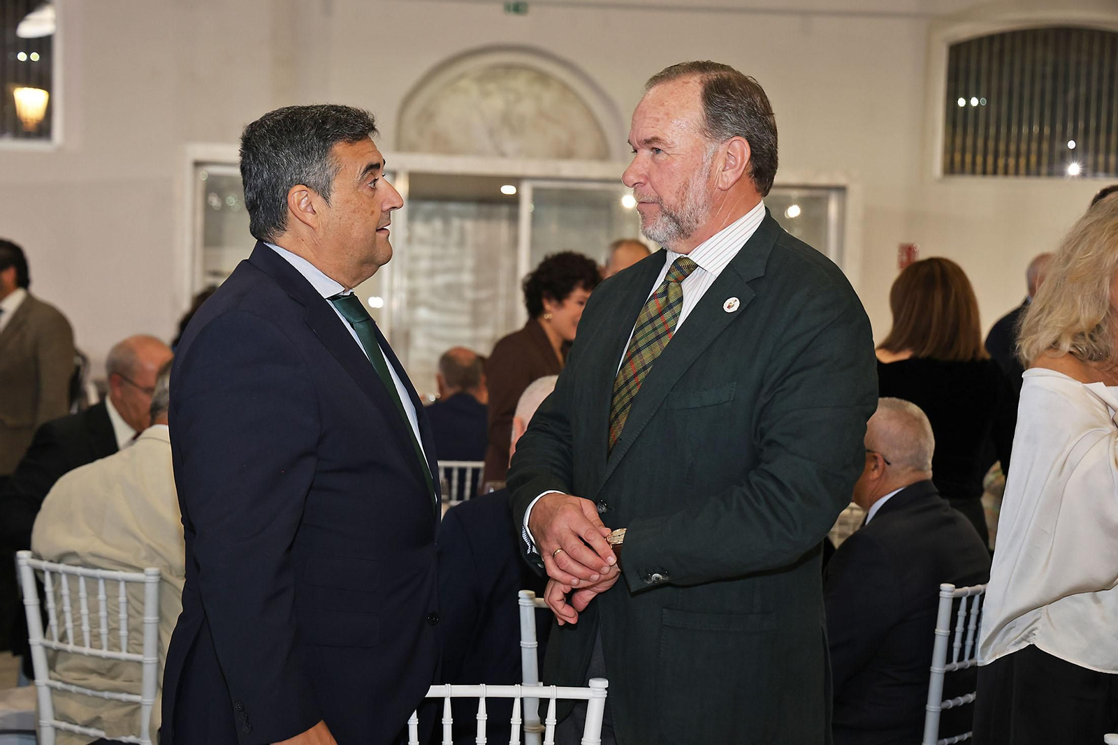 Imágenes de los invitados a la gala de los  37 premios Onubenses del Año