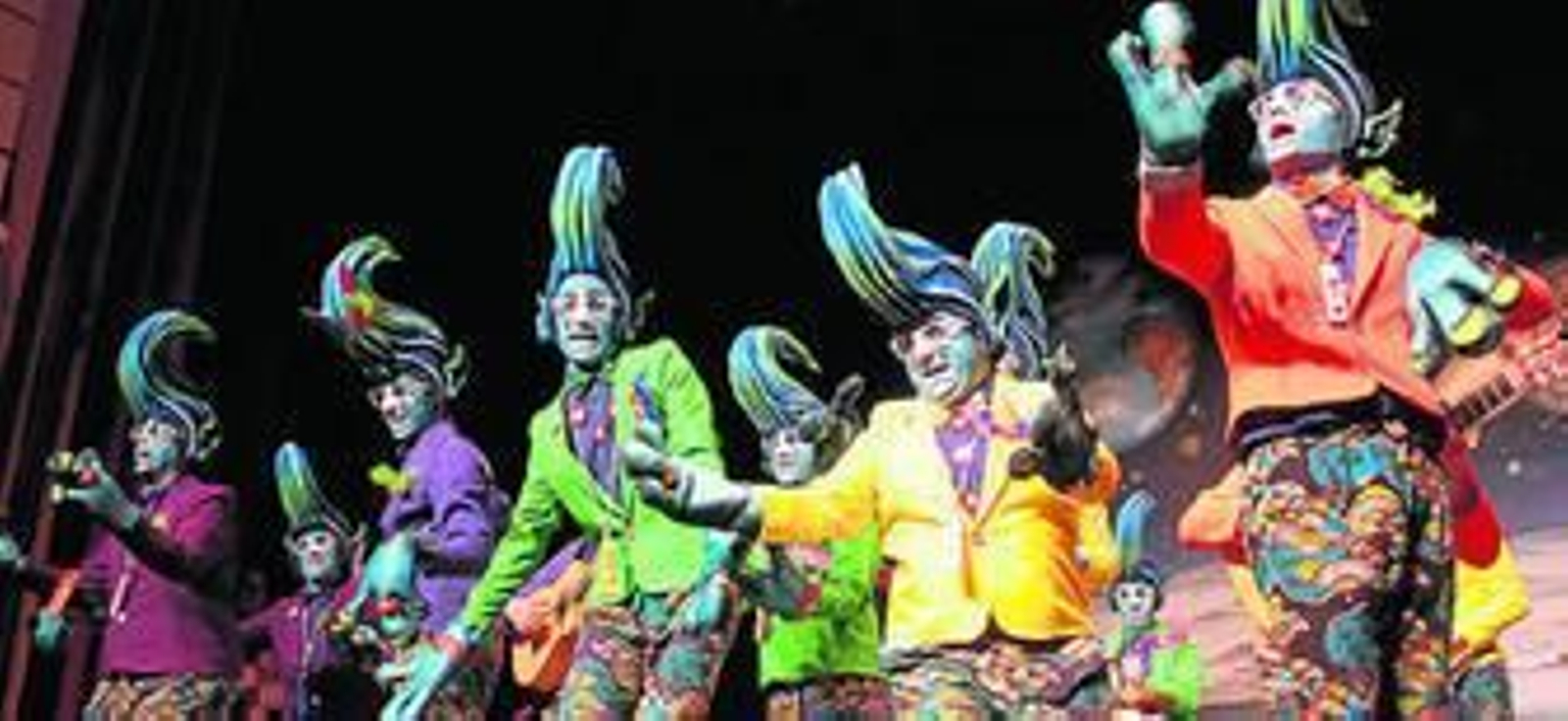 1. La comparsa de Villarasa La cara oculta de la luna 2. Integrantes de la murga onubense, Cruceroslosdeosquezarpamos. 3. La comparsa de Huelva Los Samurais. 4. La comparsa Los de arriba y los de abajo, de Alcalá de Guadaíra. 5. Miembros de la comparsa mixta iliplense, La leyenda del sur. 6. La comparsa puntaumbrieña, Los tatuadores.