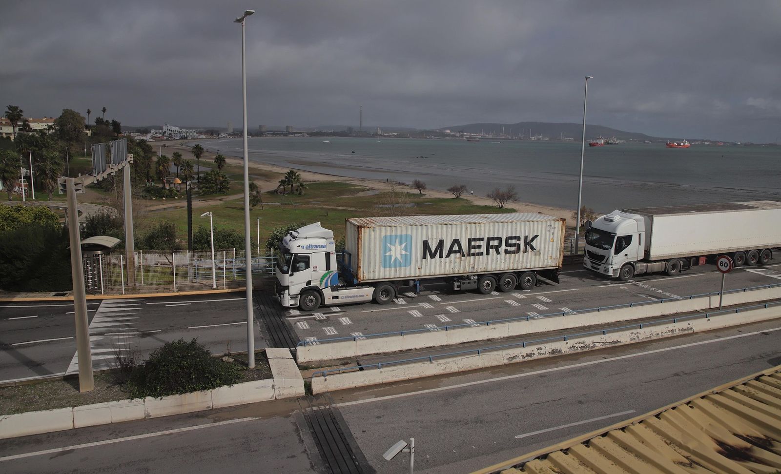 Las imágenes de los daños en el puente del Acceso Norte a Algeciras que encienden las alertas