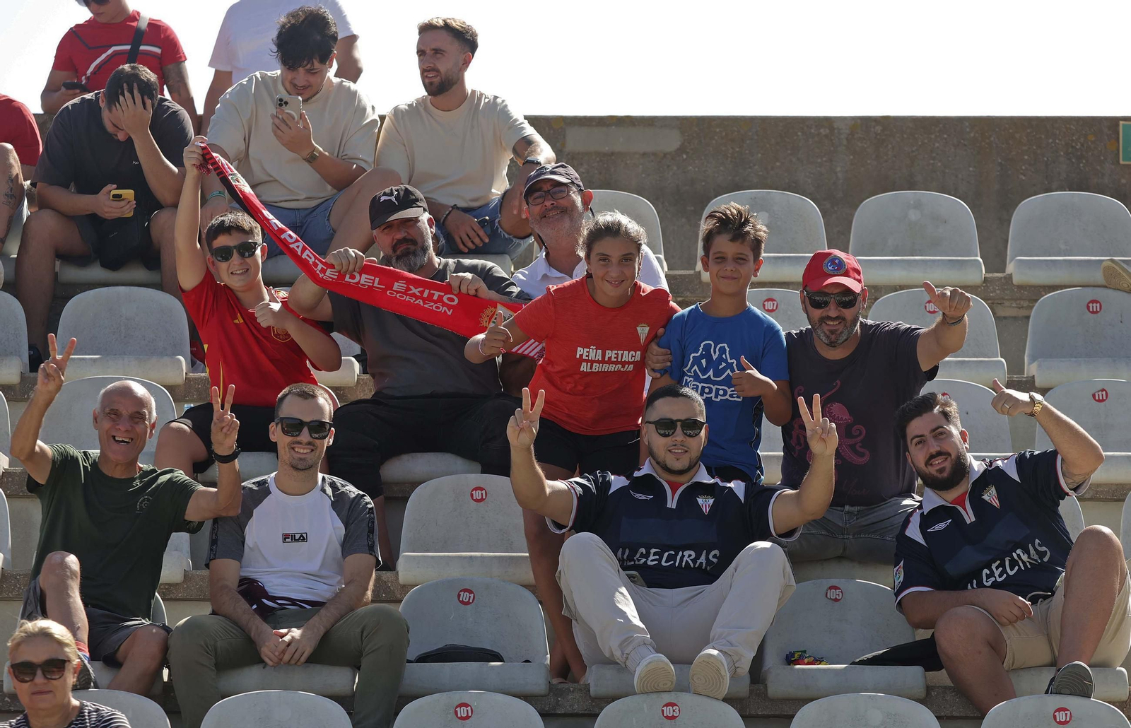 Búscate en el Nuevo Mirador durante el Algeciras CF - Marbella FC