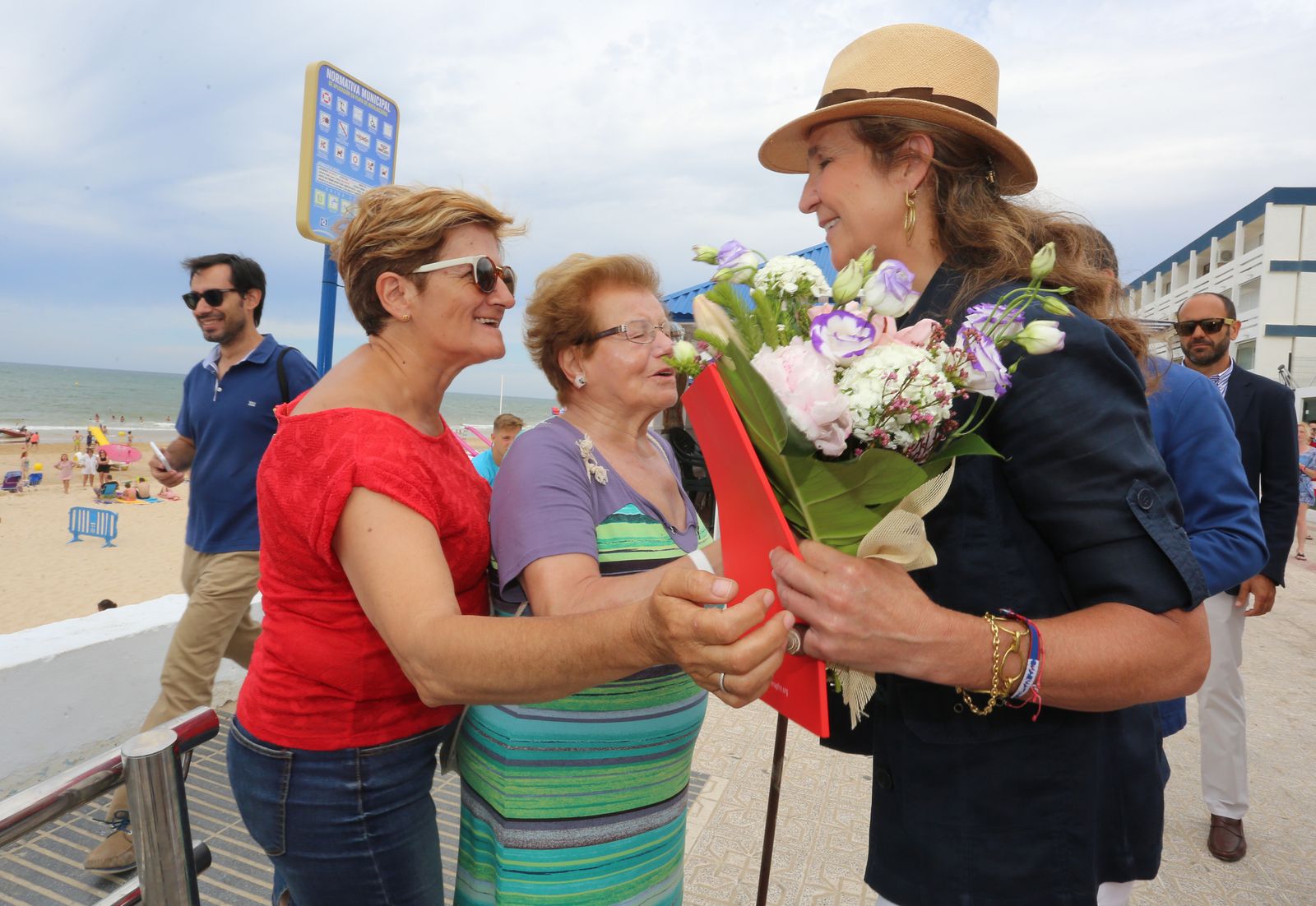 La Infanta Doña Elena asiste a varios talleres de prevención de la fundación Mapfre, en imágenes