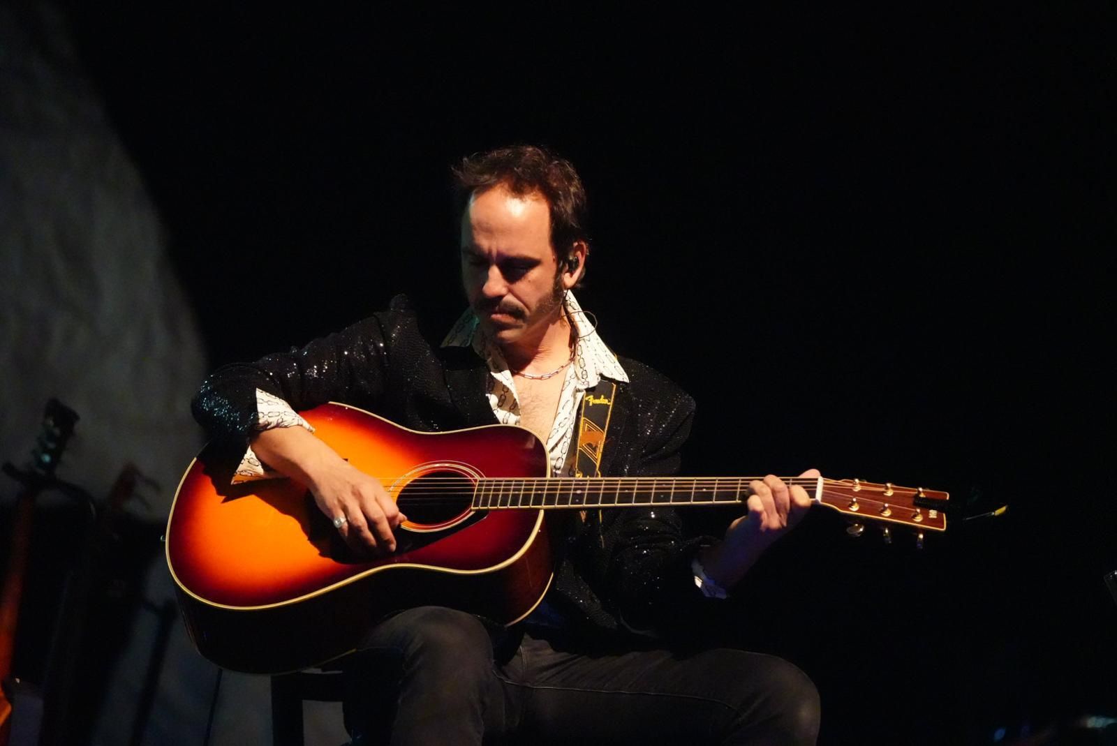 El concierto de Manolo García en el teatro El Silo de Pozoblanco, en fotografías
