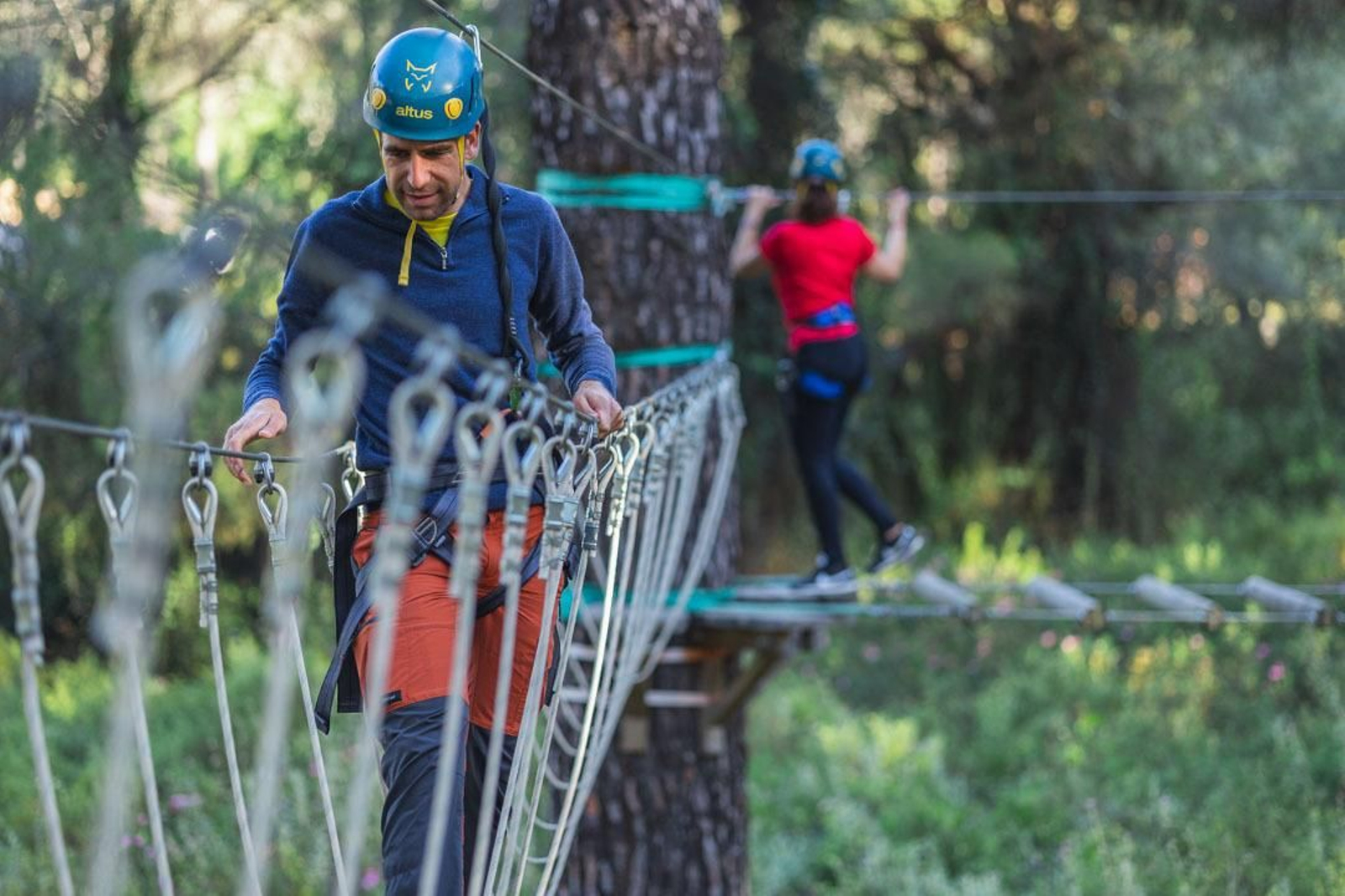 Un parque por todo lo alto: así es el circuido de bosque suspendido de Huelva