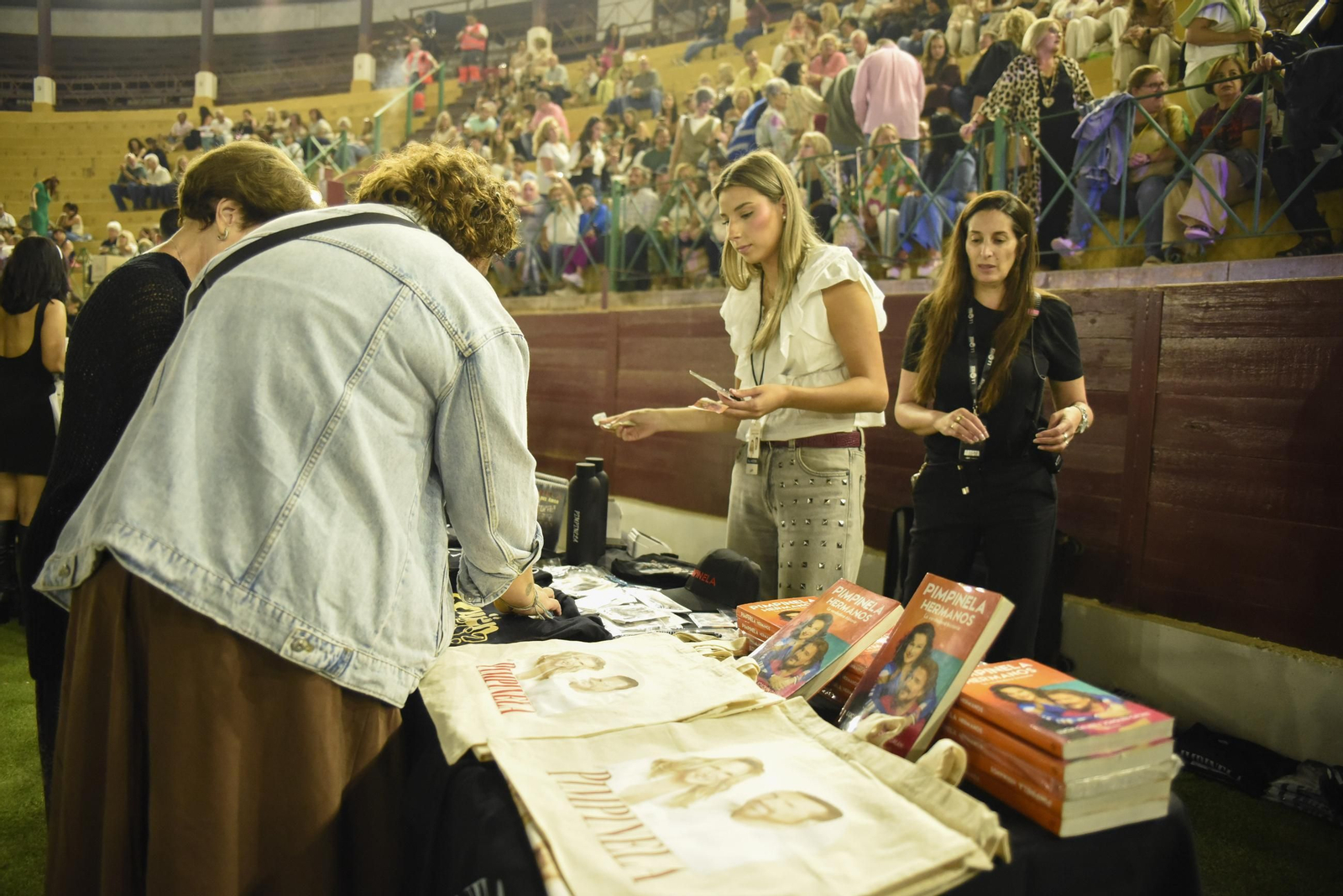 Fotos del concierto de Pimpinela en La Línea