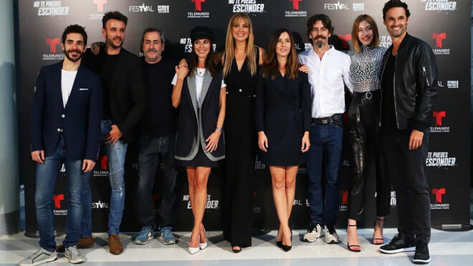 Los creadores y actores principales de 'No te puedes esconder', este martes en Vitoria