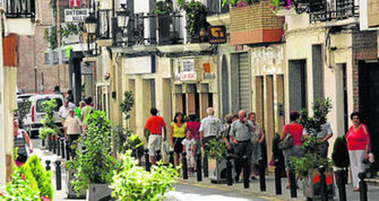 El Ayuntamiento de Lanjarón cobra por toldos, voladizos, canalones y licencias de autotaxis, entre otras cosas.