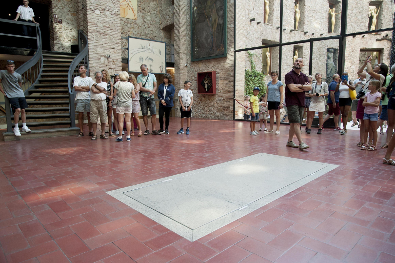 Tumba de Salvador Dalí en su museo de Figueres (Girona), ayer.