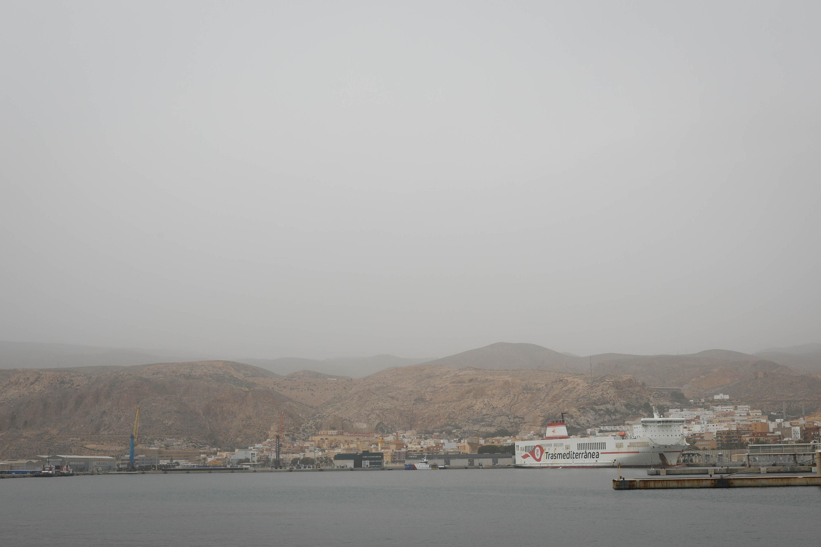 La calima de Almería en imágenes