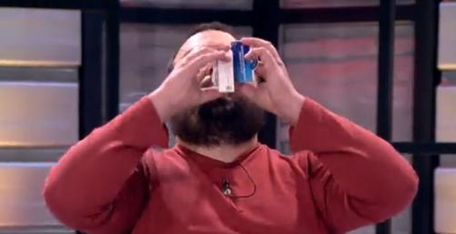 Se toma 50 pastillas para demostrar "la verdad" sobre la homeopatía