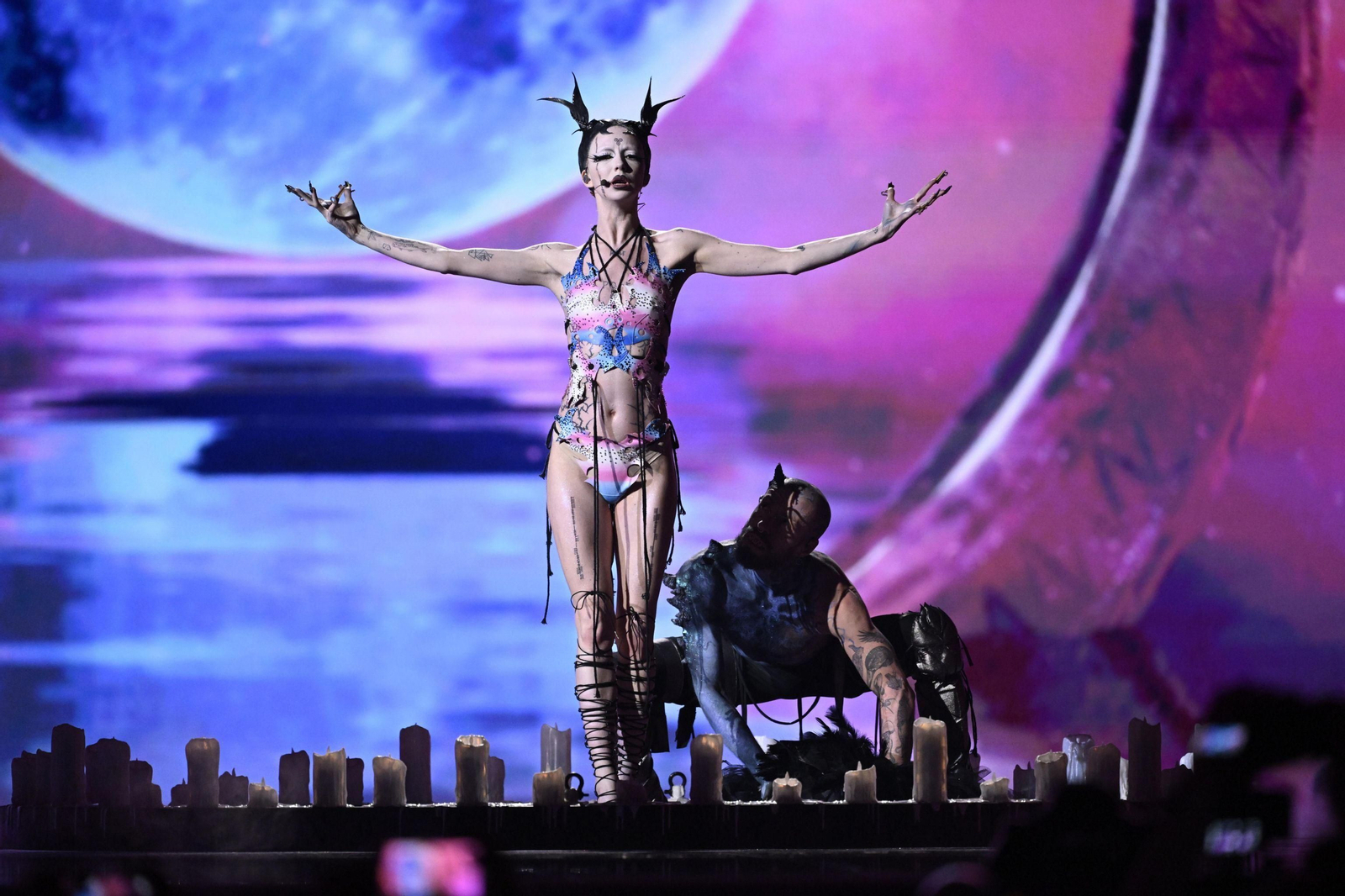 Bambie Thug, Irlanda, con 'Doomsday Blue'