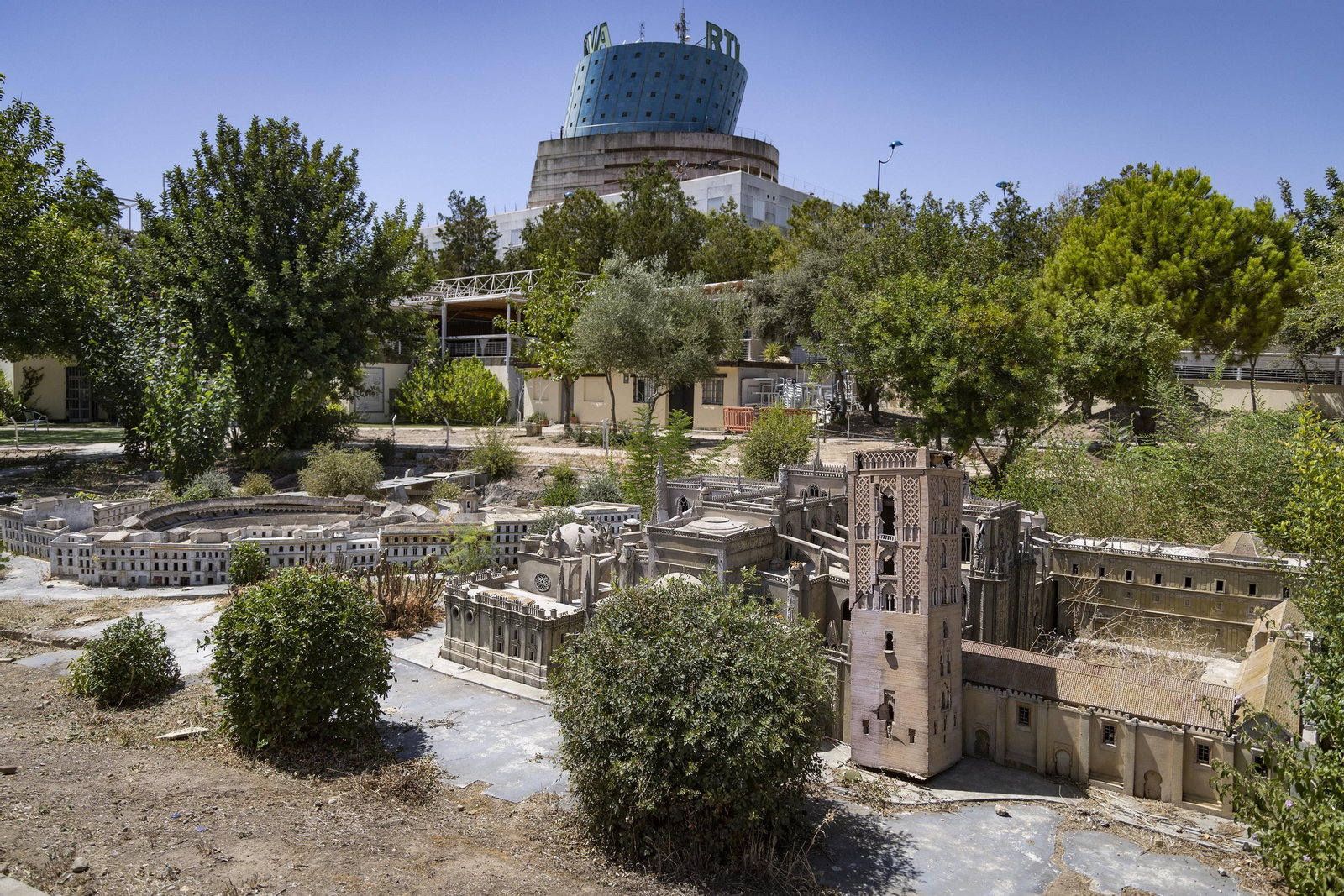 El lamentable estado de conservación de 'Andalucía de los Niños', en fotos