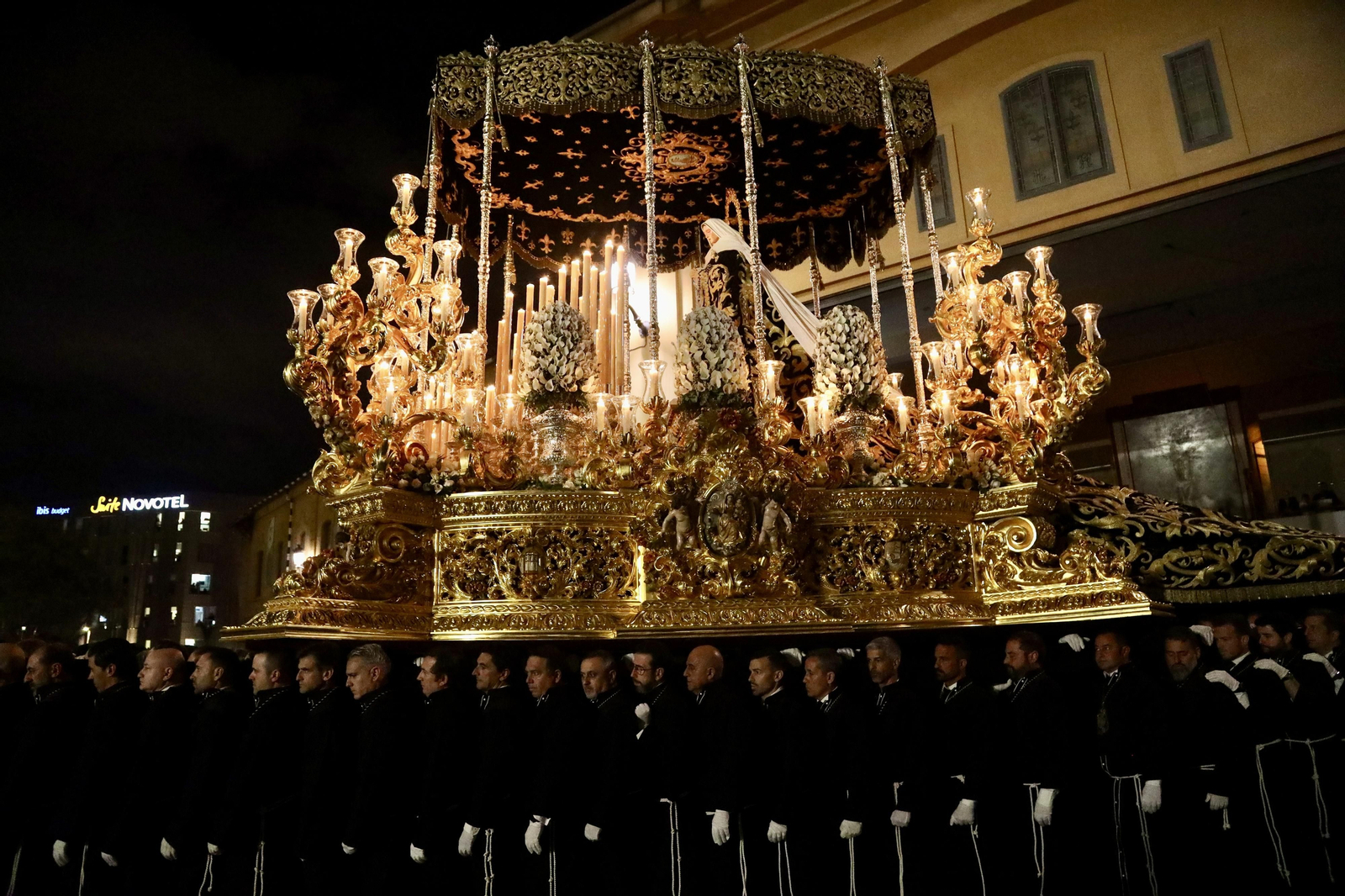 Las fotos de la procesión de Mena con la Legión en el Jueves Santo en Málaga